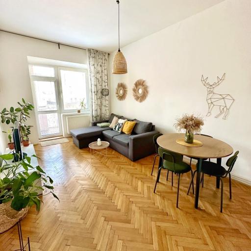 Bright and central suite with a balcony, undefined