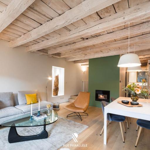 Stylish triplex gem in historic pedestrian center, undefined
