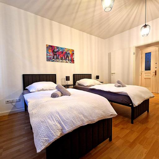 HappySide Travel & Work #4 - 4 Personen - WLAN - Zentrum, undefined