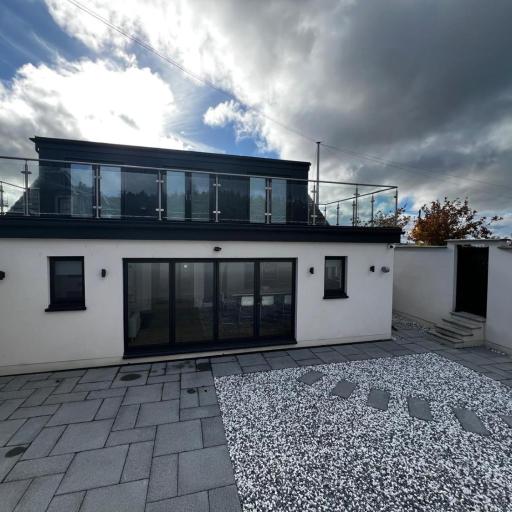 Near Airport Stadium Zoo- Pets- Parking- Sleeps 10, undefined