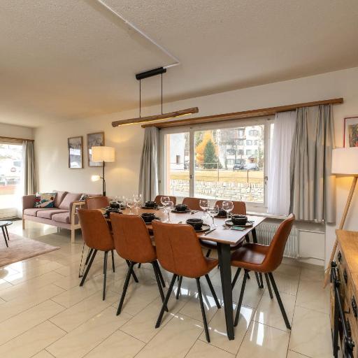 Chic and Cozy apartment in St Moritz with free parking, undefined