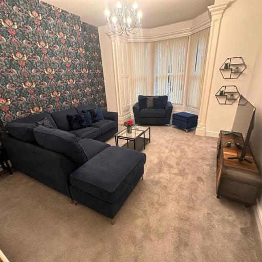 Modern 2-Bedroom Apartment - Heart of Douglas, undefined