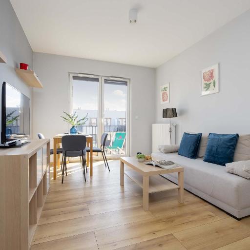 Bright & Functional Apartment with Parking and Balcony by Noclegi Renters, undefined