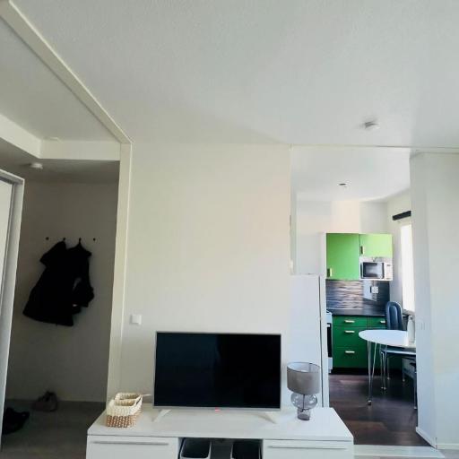 Helmi Haven Modern Studio Myyrmäki 15 min to Airport, undefined