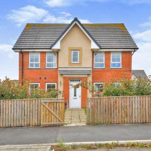 City Edge 3 bedroom 3 bathroom house, undefined