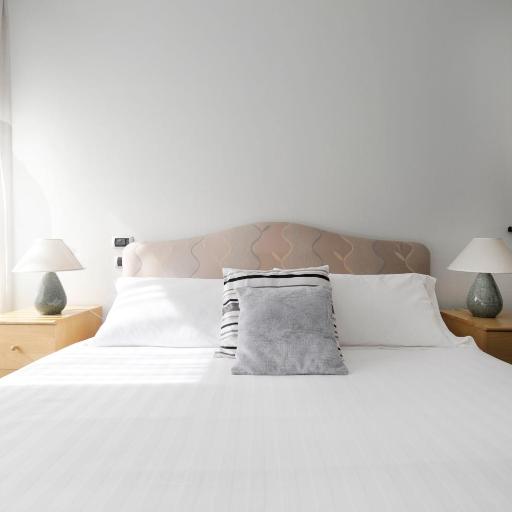 Final Weekend Design Week - Up to 4 People - 2 Bathrooms, undefined