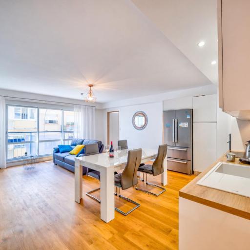 4 chambres, PARKING Privé, confort pour voyage en groupe, undefined