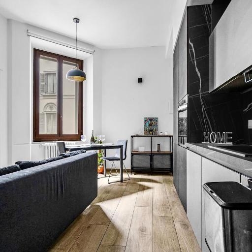 BER14 Elegant, Bright Apartment in Central Milan, undefined