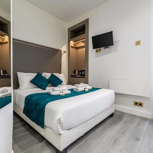 Hotel Avaton - Deluxe bedroom with private Balcony, undefined