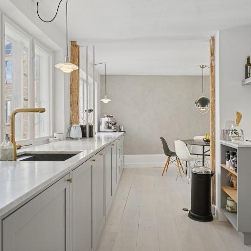 Bright Nordic Flat in Historic Central CPH, undefined