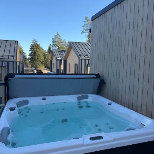 Glorious two-floor house, hot tub, 4 bedrooms, sauna, park, undefined