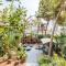 3 bedroom Apartment with private garden on top location Sitges centre beach