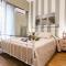 Charming Acropolis Metro Station apartment, clean and cozy