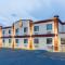 Super 8 by Wyndham Douglas