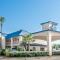Days Inn & Suites by Wyndham Winnie