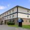 Days Inn & Suites by Wyndham Romeoville