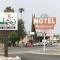 Toppers Motel