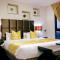 Oak Plaza Suites
