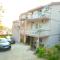 Guesthouse Apartments Čenić