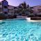 Sal service blu moradias residence with pool