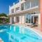 Vistafar - Private Pool & Only 50m to the Sea