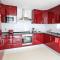 DARUMA APARTMENTS 3-Bedroom Penthouse with Sea Views