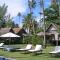 Bon Ton Antique Wooden Villas