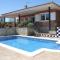 Chalet con piscina privada en zona tranquila de Cambrils