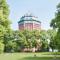 MÖVENPICK Hotel Hamburg City, historischer Wasserturm im Schanzenpark