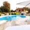 Tuscan Villa exclusive use of private pool A/C Wifi Villa Briciola