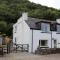 Arivonie Lochside Cottage