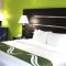 Quality Inn & Suites Bedford West