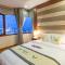 MOONLIGHT Hotel Suites & Spa - near Dragon Bridge, High floor with Beautiful City View, River View