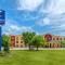 Comfort Suites near Route 66