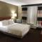 Holiday Inn Alexandria, an IHG Hotel - Double Room - Disability Access - Accessible Tub