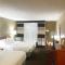 Holiday Inn Alexandria, an IHG Hotel - Standard Queen Room With Two Queen Beds - Top Floor