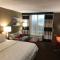 Holiday Inn Alexandria, an IHG Hotel - Standard King Room With Pool View