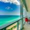 Gorgeous Oceanfront Penthouse with gym, bars, beach access and free parking!