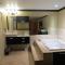 Economy Inn LAX Inglewood - King Room With Spa Bath