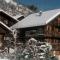 "CHALET LES ARAVIS" chalet et Appartements