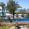 King's Palace - spacious 2 bed, 2 bath with sea and pool views