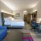 Holiday Inn Express & Suites - Columbus - Worthington, an IHG Hotel - Chambre Queen Standard Avec Deux Lits Queen Et Tub Accessible À La Mobilité