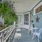 Quaint Beverly Townhome Walk to Beach and Downtown!