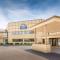 Days Inn & Suites by Wyndham Madison Heights MI