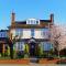 Ricky Road Guest House - Premium