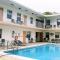 Beachside Gardens Apartments By Lowkl