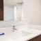Holiday Inn Express & Suites Chicago O'Hare Airport by IHG