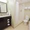 Holiday Inn Express Pittsburgh West - Greentree, an IHG Hotel - Suite - Audience Accessible - Non-Fumeurs