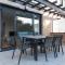 Ulia Apartments- Garden Boutique & 1 Free Parking Space