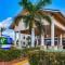 Holiday Inn Express & Suites Lantana by IHG